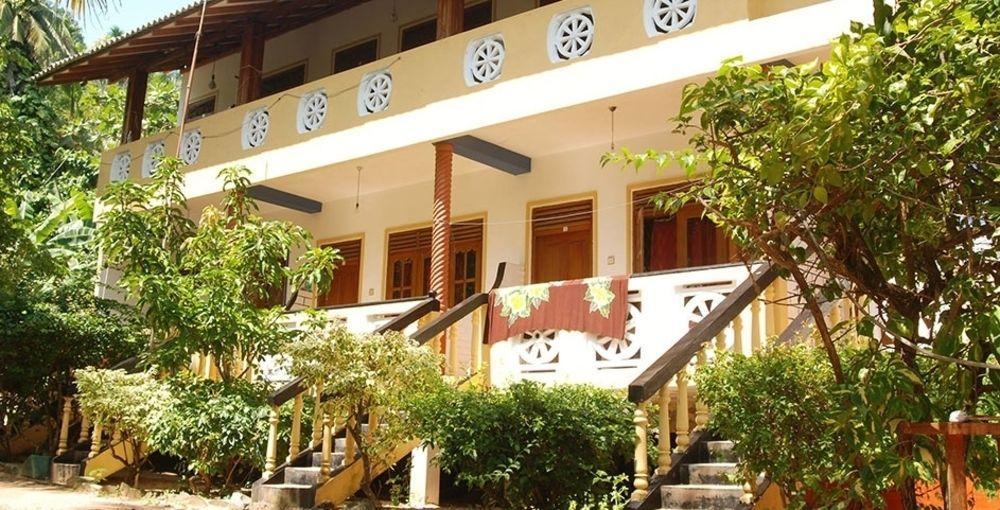 Dinu'S Resort Talaramba Exterior photo